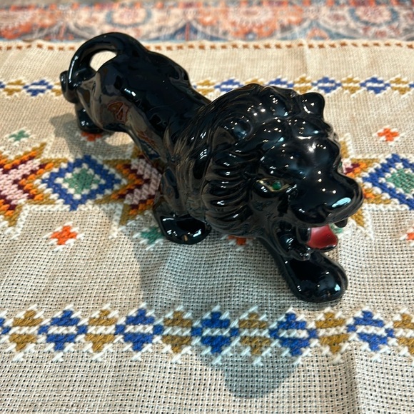Vintage Black Lion Ceramic Figurine Mid-Century Jungle Cat Statue Green Eyes - Picture 2 of 6